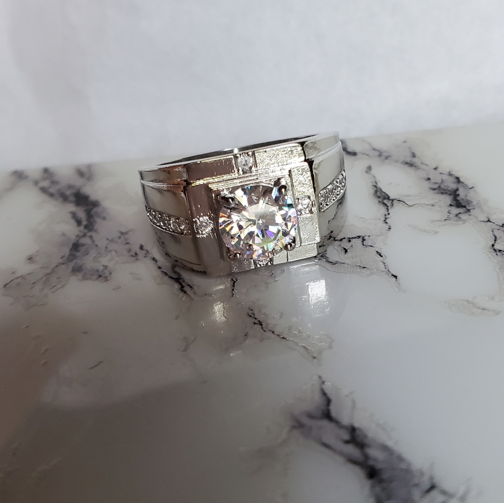 New Luxury Men's Ring - Picture 5 of 5
